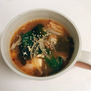 余ったキムチの消費に♪キムチ野菜スープ